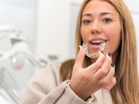 Adultos con ortodoncia: ¿es demasiado tarde para tener los dientes rectos?