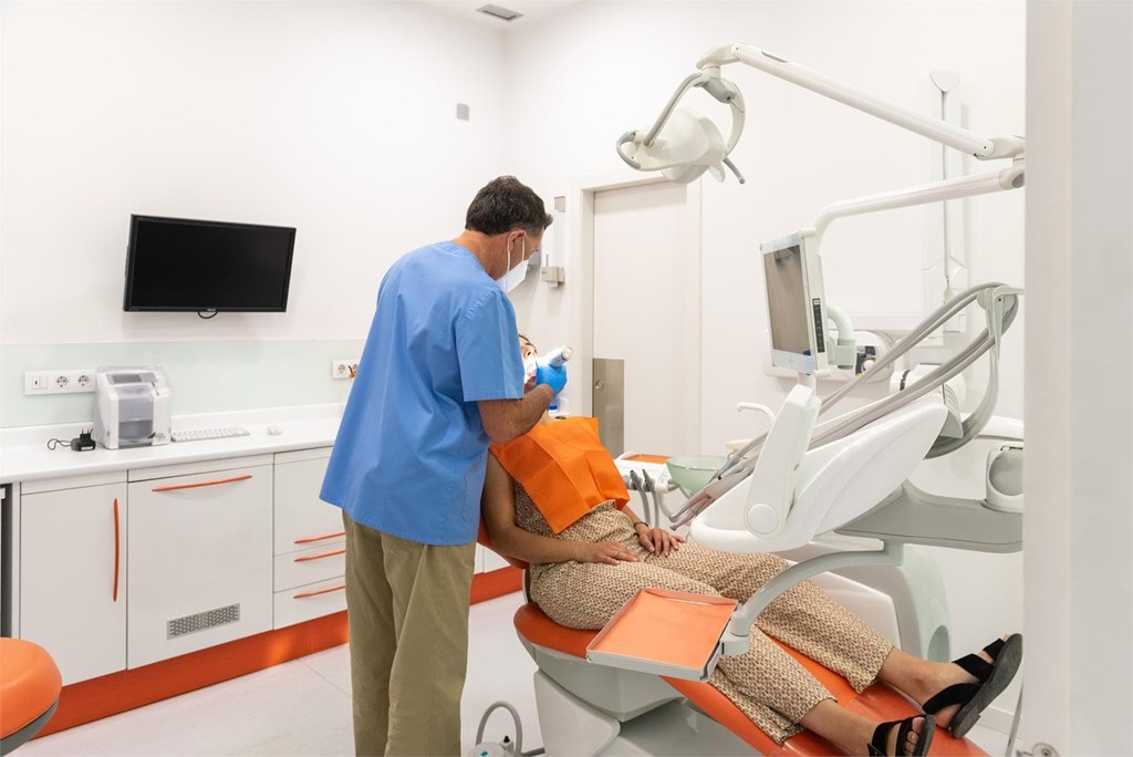 ¿Cómo afecta el estrés y la ansiedad a la salud de tus encías?