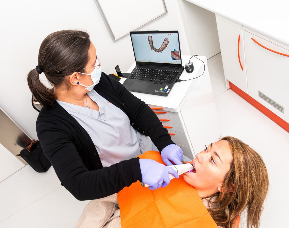 En nuestra clínica dental somos especialistas en aparatos invisibles