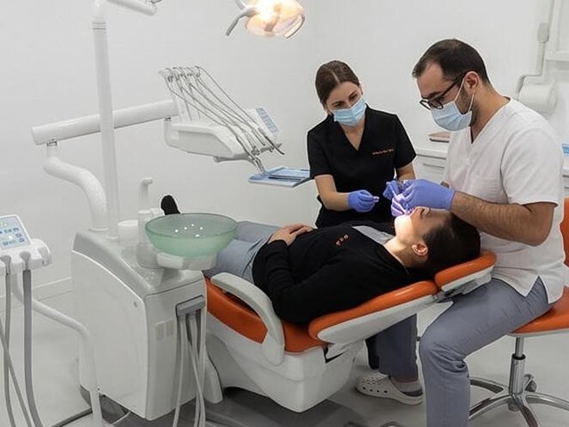 ¿Qué es el absceso dental y cómo la endodoncia lo soluciona?
