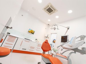 ¿Qué son los injertos de encía y cuándo son necesarios en periodoncia?